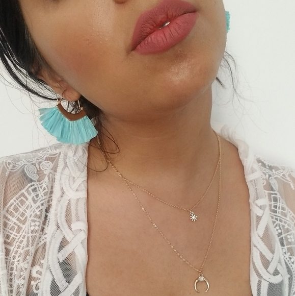 ECCENTRIC MINT GOLD RAFFIA EARRINGS - Picture 2 of 3